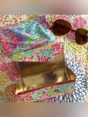Lilly Pulitzer sunglasses and case